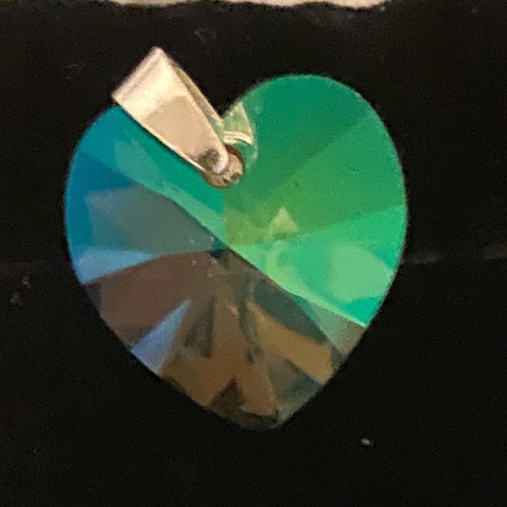 Silver Lumin green heart necklace w/ Swarovski